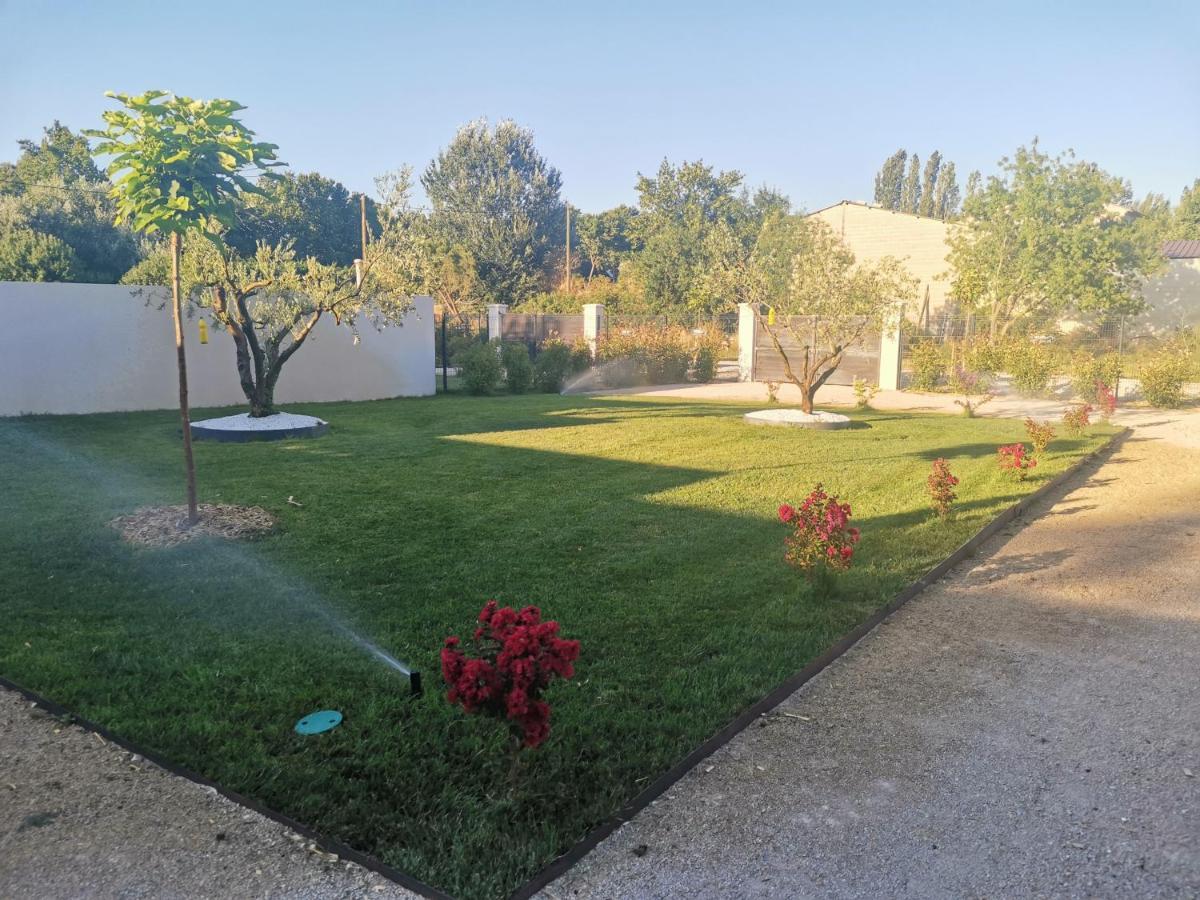 Maison En Campagne Avignon Exterior photo